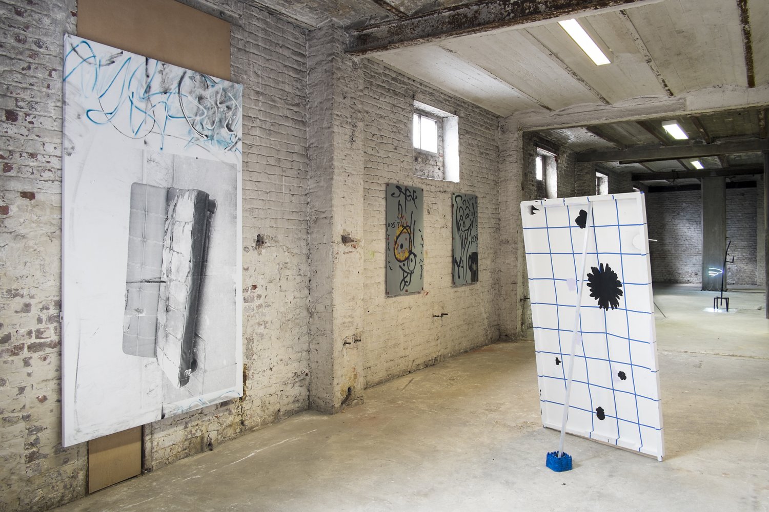 ‘Check XXe' (2015) exhibition view. Courtesy After Howl, Bruxelles.