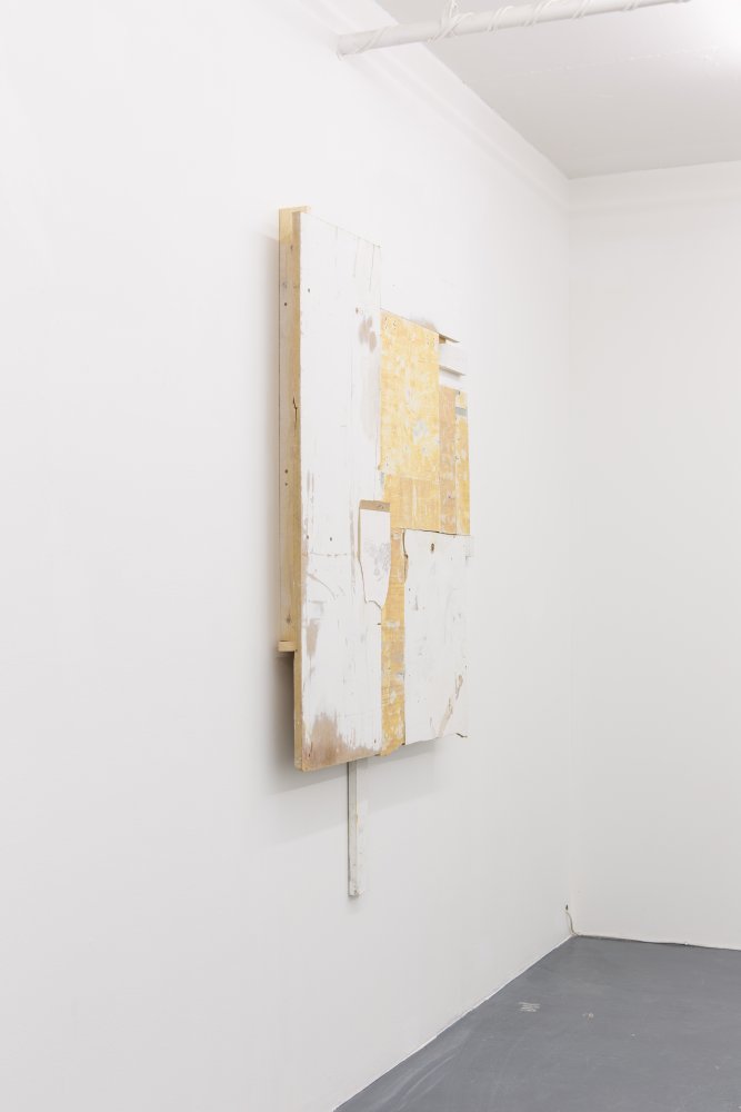 Takeshi Shiomitsu, <i>Untitled (Range 2)</i> (2015) Install view. Courtesy MOT International, London.