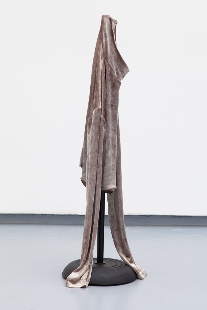 Donna Huanca, ‘Slug’ (2015). Install view. Courtesy Valentin, Paris.
