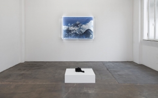 Timur Si-Qin, <i>Display (Peace)</i>, <i>Untitled</i> (2015) Install view. Courtesy Marsèlleria.